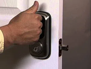 Lock Locksmith Tech Eastlake, OH 440-226-5074 - 24-7-locksmith-key-service